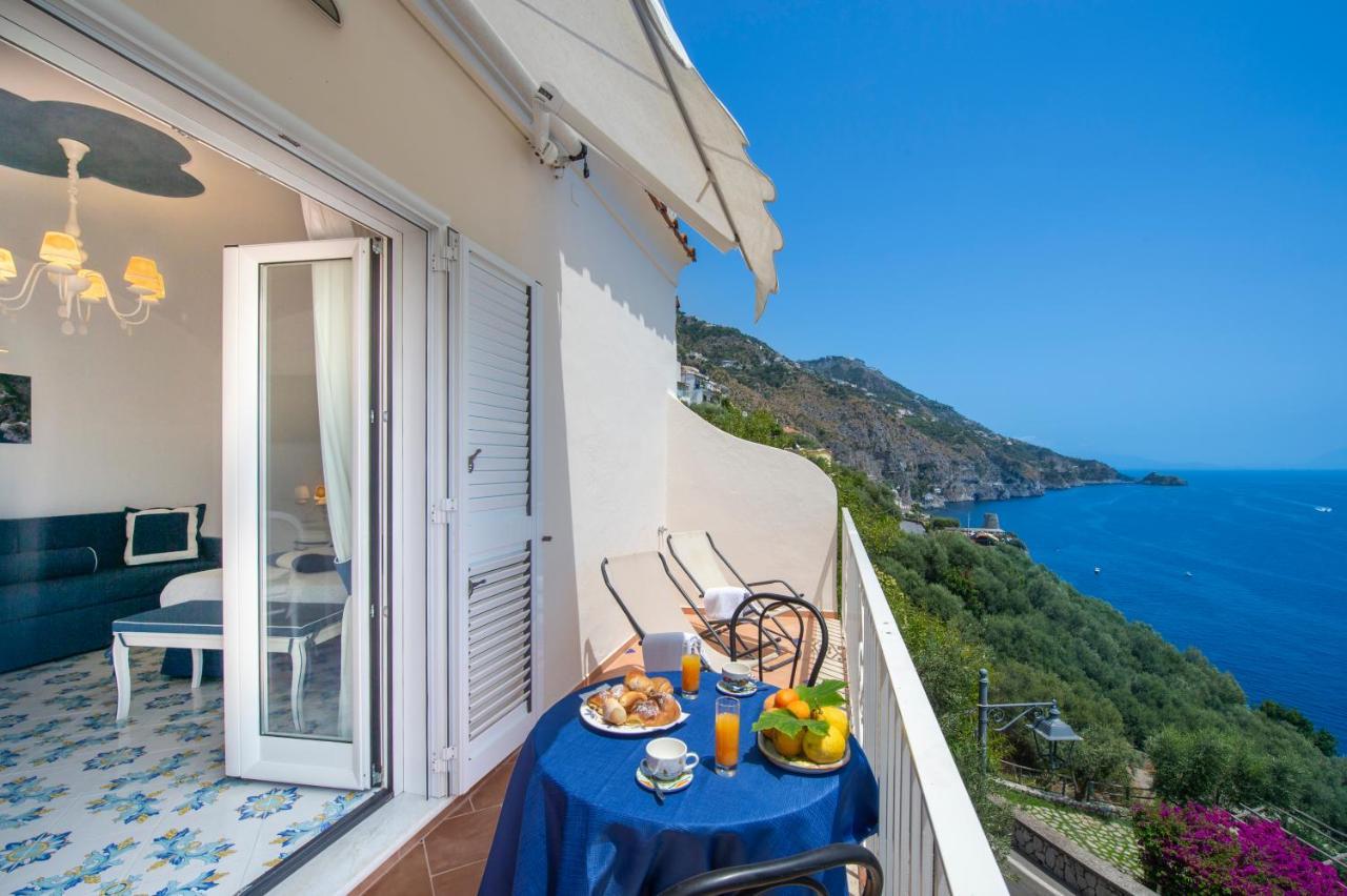 Open Gate Hotel Praiano Exterior photo