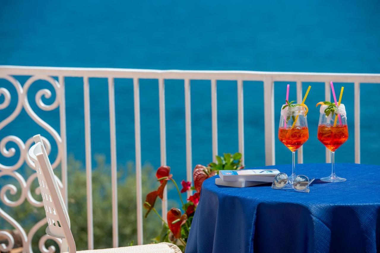 Open Gate Hotel Praiano Exterior photo