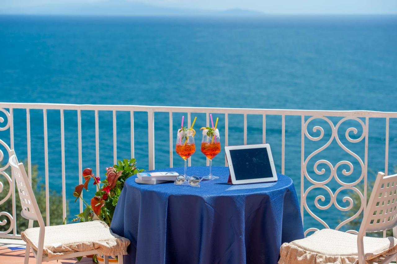 Open Gate Hotel Praiano Exterior photo